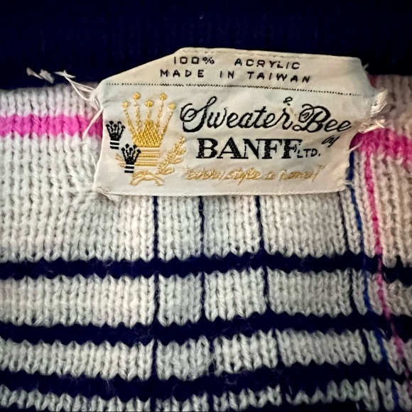 Vintage Poncho by Banff “Sweater Bee” Woman’s Small/Medium - Picture 9 of 9